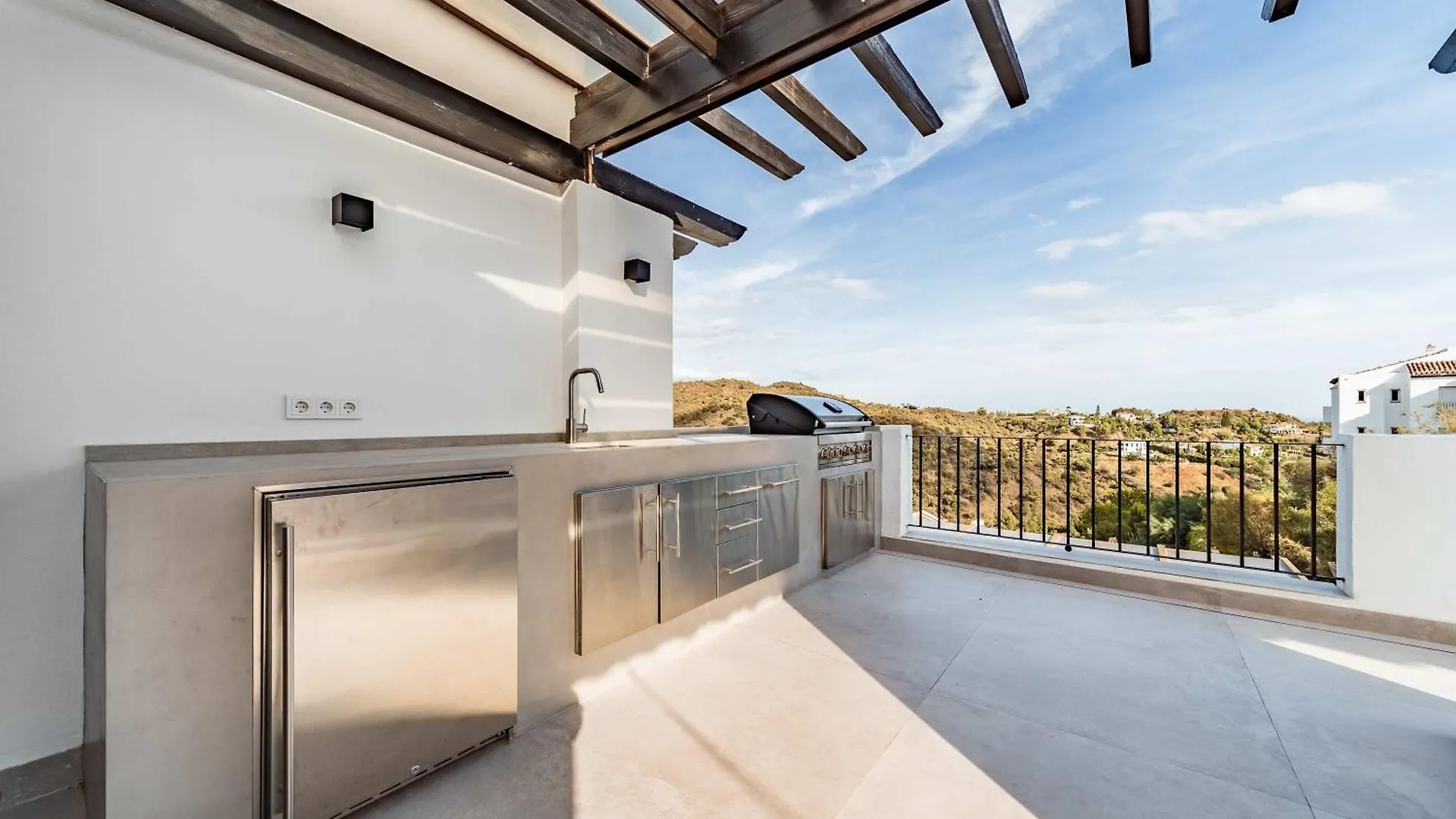 Apartment Rooftop Penthouse La Quinta Outdoor Kitchen Wifi Benahavis