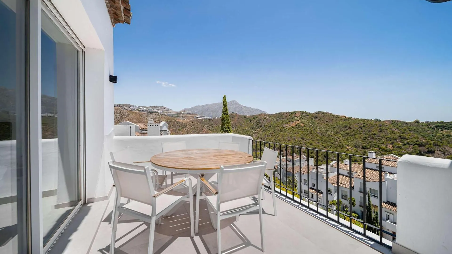 Rooftop Penthouse La Quinta Outdoor Kitchen Wifi Benahavis Apartment